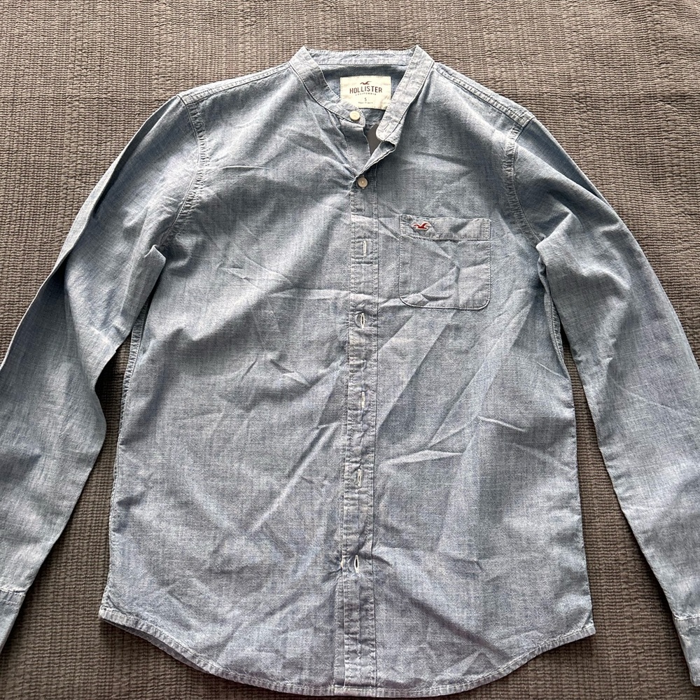 Hollister Men's Blue Shirt